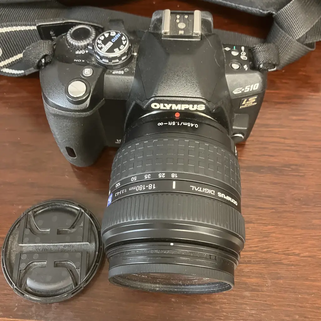 Olympus Evolt E-510 Digital Camera,18-180/3.5-6.3, 40-150/4-5.6, 14-42/3.5-5.6 Lenses, Cases, Manual, Charger, Card Etc Image 1++