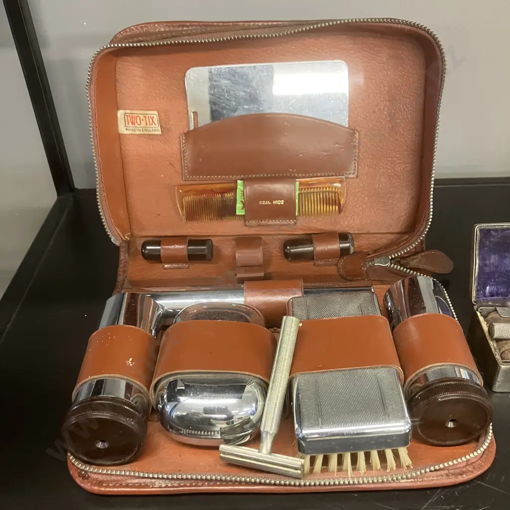 Vintage Mid Century Two-Tix Shaving / Mens Grooming Travel Set In Leather Case & "Valet" Auto Strop Safety Razor In Case Image 1++