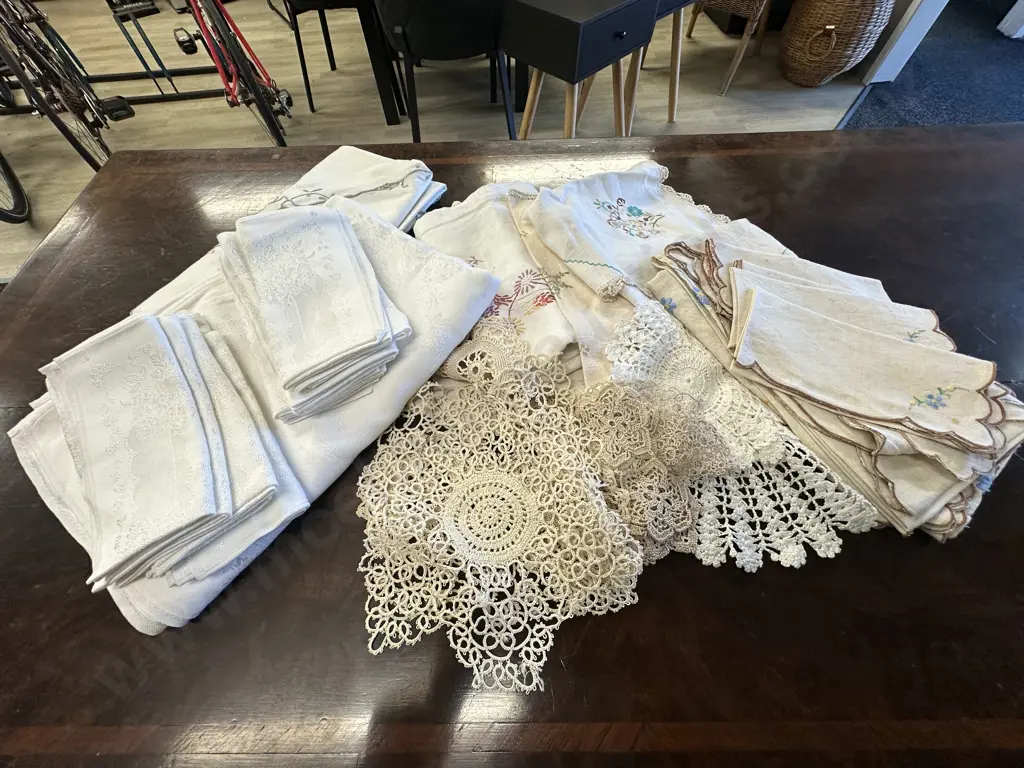 Vintage Linen Items Image 1++