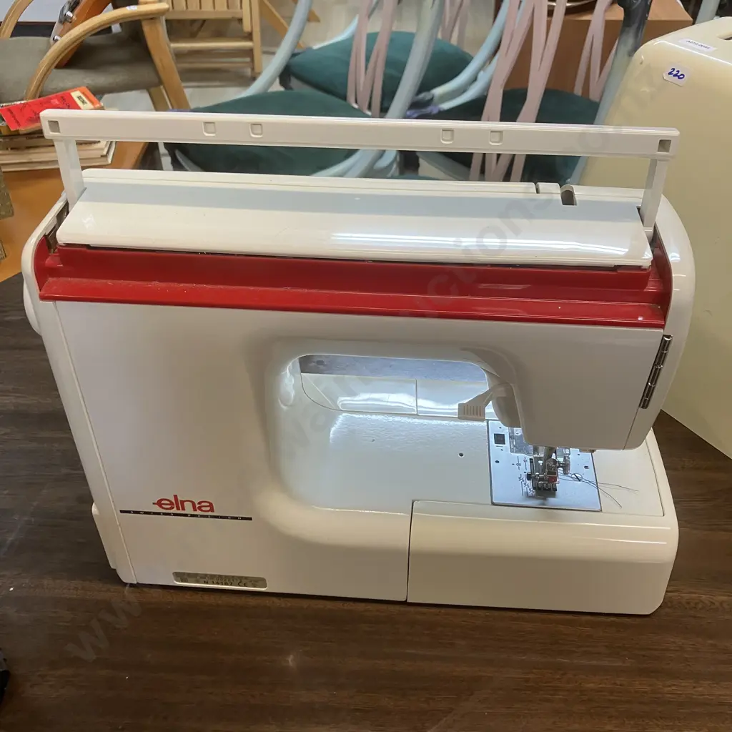 ELNA Envision 3005 Sewing Machine With Case & Foot Pedal Image 1++
