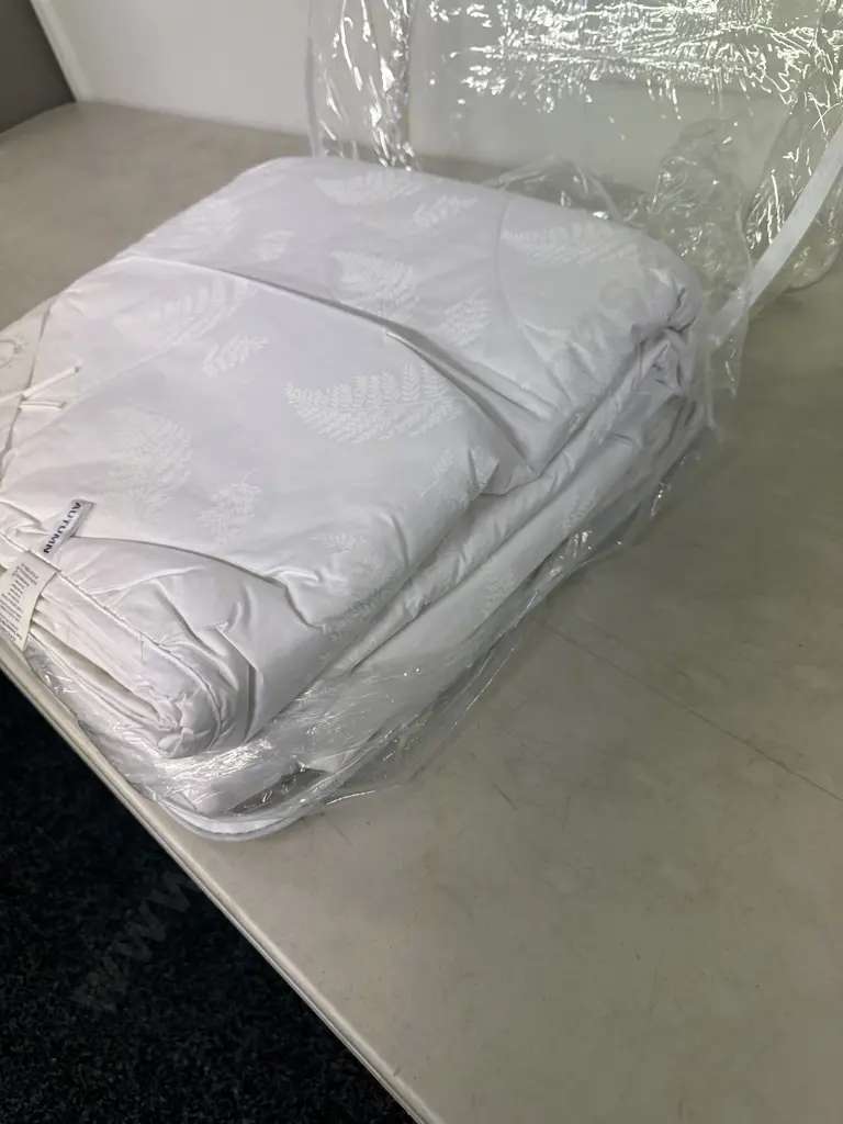 New Kapaca Alpaca Fibre Four Seasons Double Size Duvet Inner - Size 180 x 220cm Image 1++