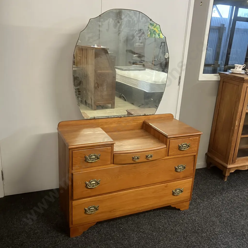 Solid Rimu Bow Front 5 Drawer Dressing Table, Drop Handles, Circular Mirror. H158 W106 D43cm Image 1++