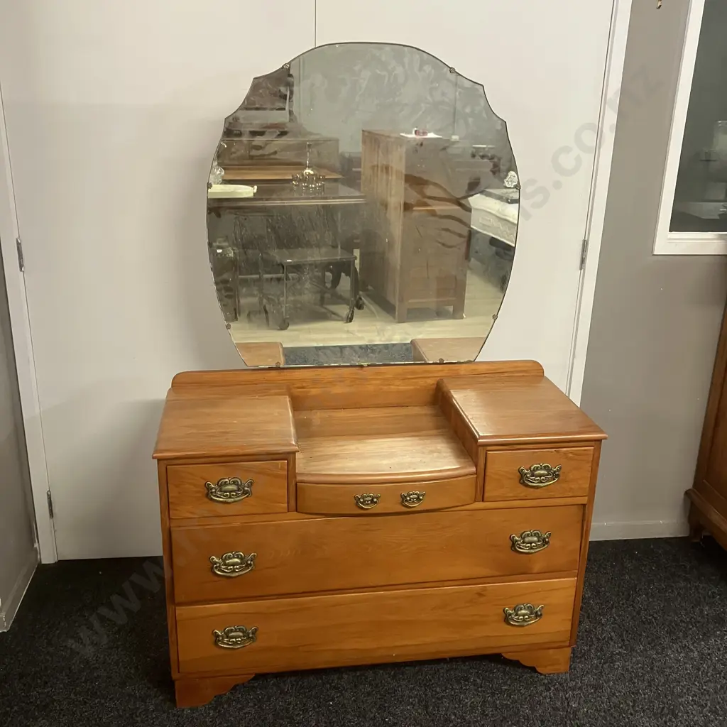 Solid Rimu Bow Front 5 Drawer Dressing Table, Drop Handles, Circular Mirror. H158 W106 D43cm Image 1++