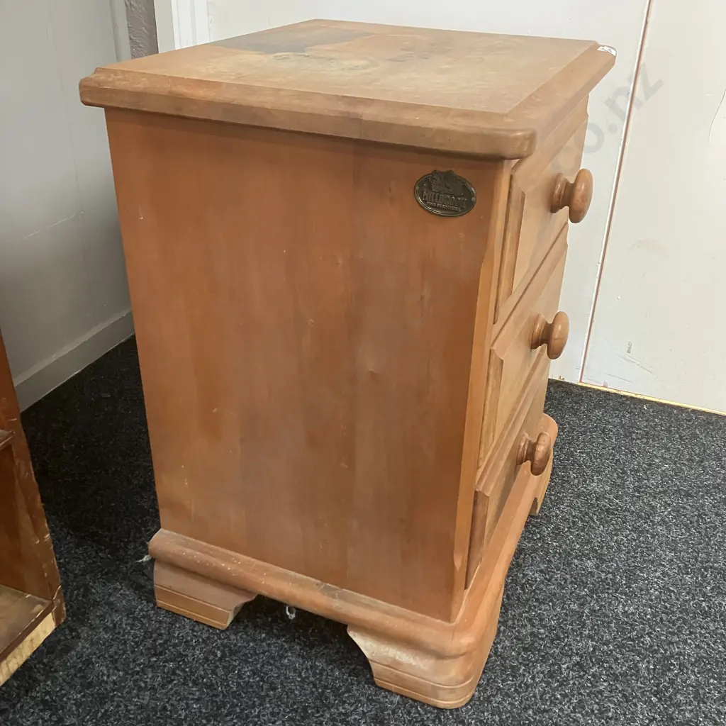Millsbrook Jamestown Pine 3 Drawer Bedside Cabinet With Badge, Knob Handles. H66 W50 D40cm Image 1++