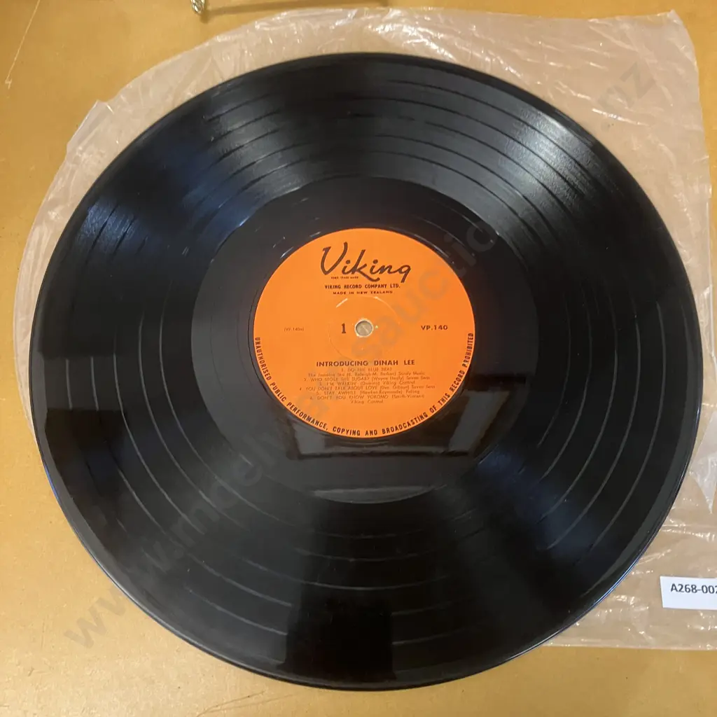 Rare Original LPs - New Zealand Pressings Mr Lee Grant 1967 CSDM6250 & Introducing Dinah Lee VP140 1964 Image 1++