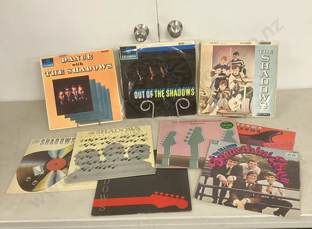 The Shadows LPS - The Shadows, Out Of The Shadows, Etc Sold With - 35 Image 1++