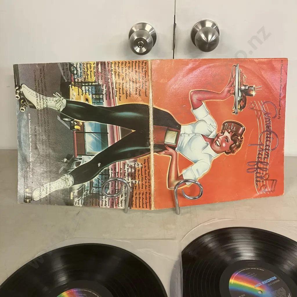 LPs x 10 - Buddy Holly Lives, Everly Bros, Chuck Berry, American Graffiti, Etc Plus Hits Of The 50s & 60s Vol II Boxset Image 1++