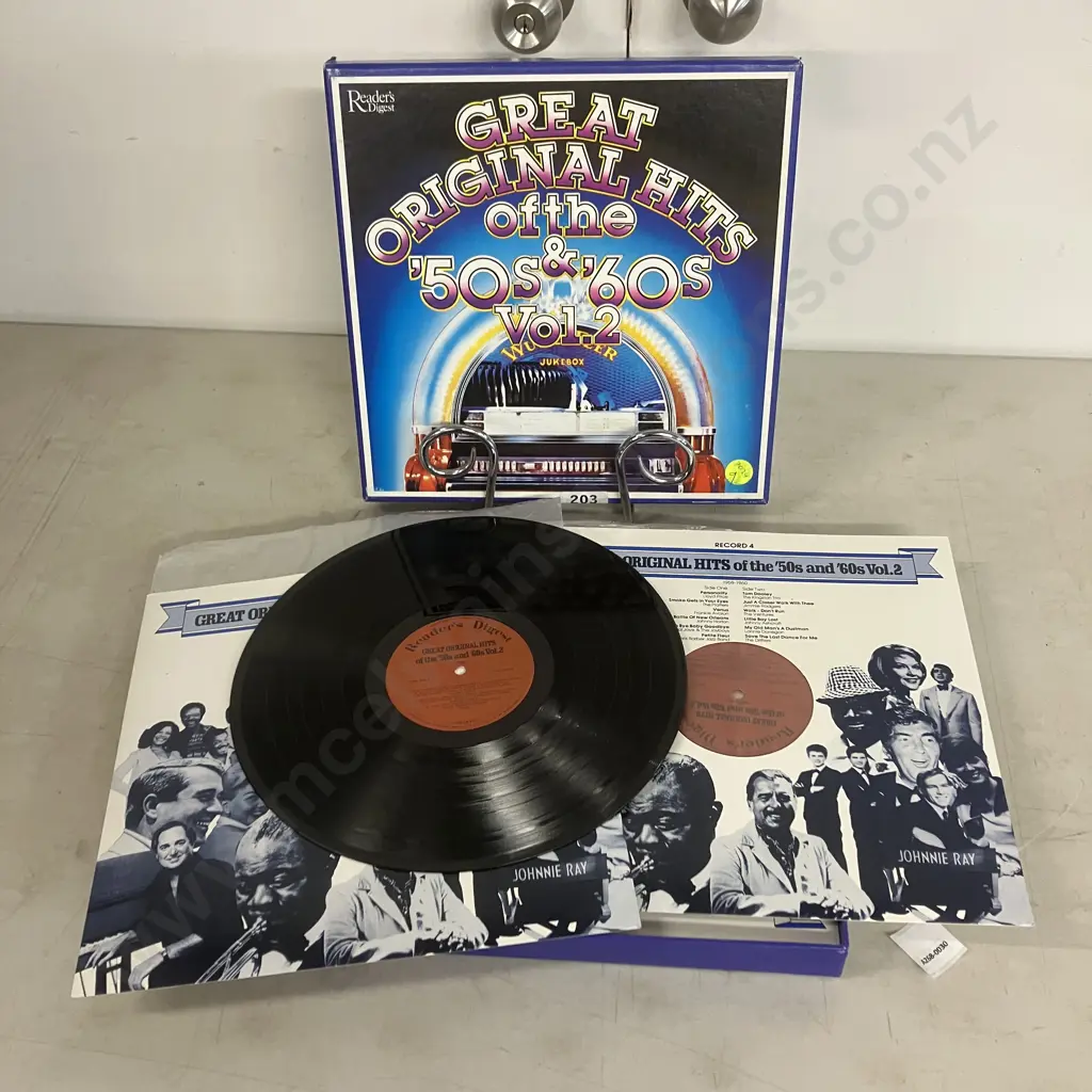 LPs x 10 - Buddy Holly Lives, Everly Bros, Chuck Berry, American Graffiti, Etc Plus Hits Of The 50s & 60s Vol II Boxset Image 1++