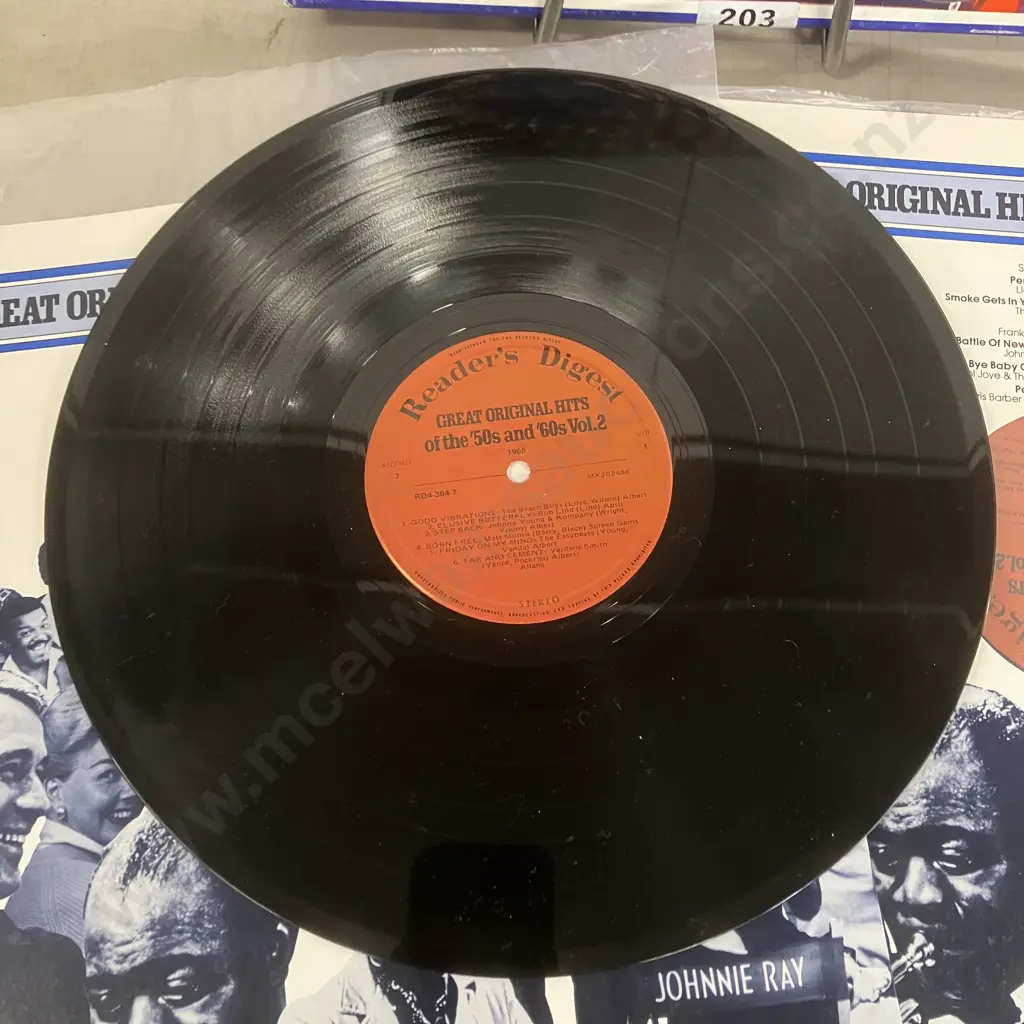 LPs x 10 - Buddy Holly Lives, Everly Bros, Chuck Berry, American Graffiti, Etc Plus Hits Of The 50s & 60s Vol II Boxset Image 1++