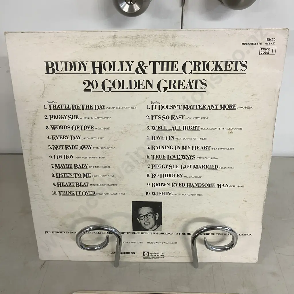 LPs x 10 - Buddy Holly Lives, Everly Bros, Chuck Berry, American Graffiti, Etc Plus Hits Of The 50s & 60s Vol II Boxset Image 1++