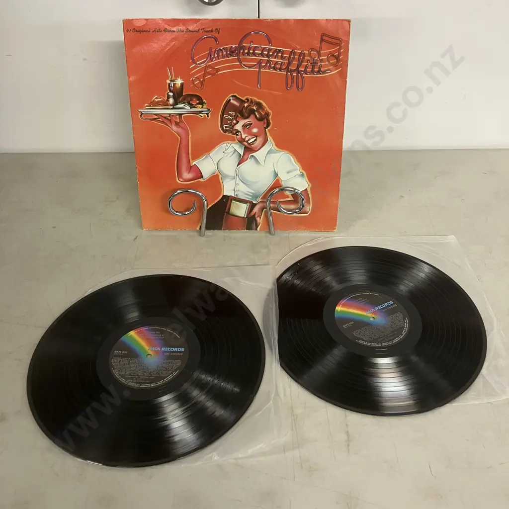 LPs x 10 - Buddy Holly Lives, Everly Bros, Chuck Berry, American Graffiti, Etc Plus Hits Of The 50s & 60s Vol II Boxset Image 1++
