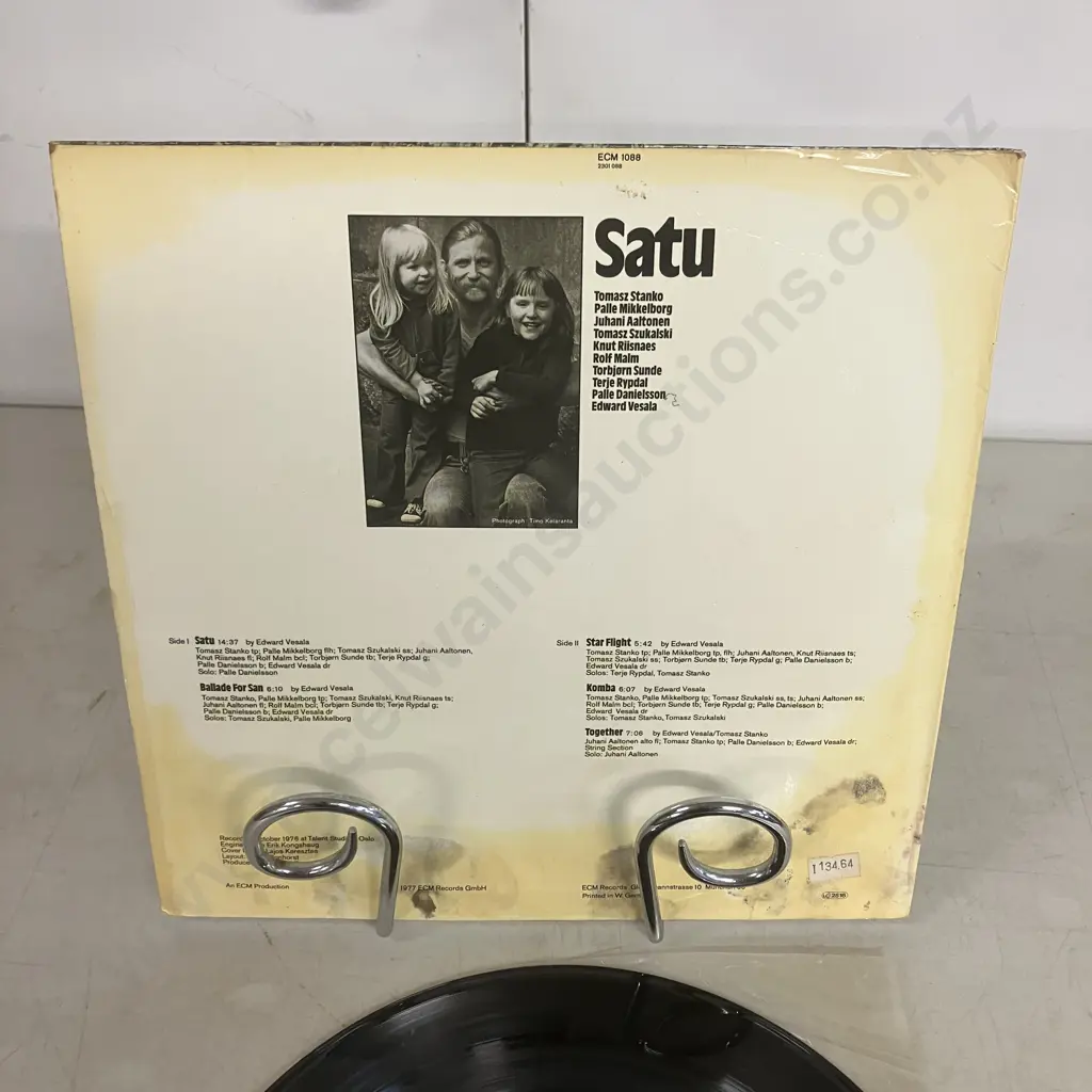 LPs x 20 - Edward Vesala Satu, Mammatapee, Tina Cross, Ry Cooder, Karthago, Etc sold with -035 Image 1++