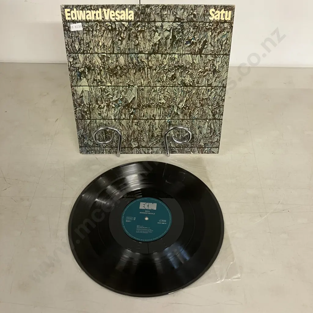 LPs x 20 - Edward Vesala Satu, Mammatapee, Tina Cross, Ry Cooder, Karthago, Etc sold with -035 Image 1++