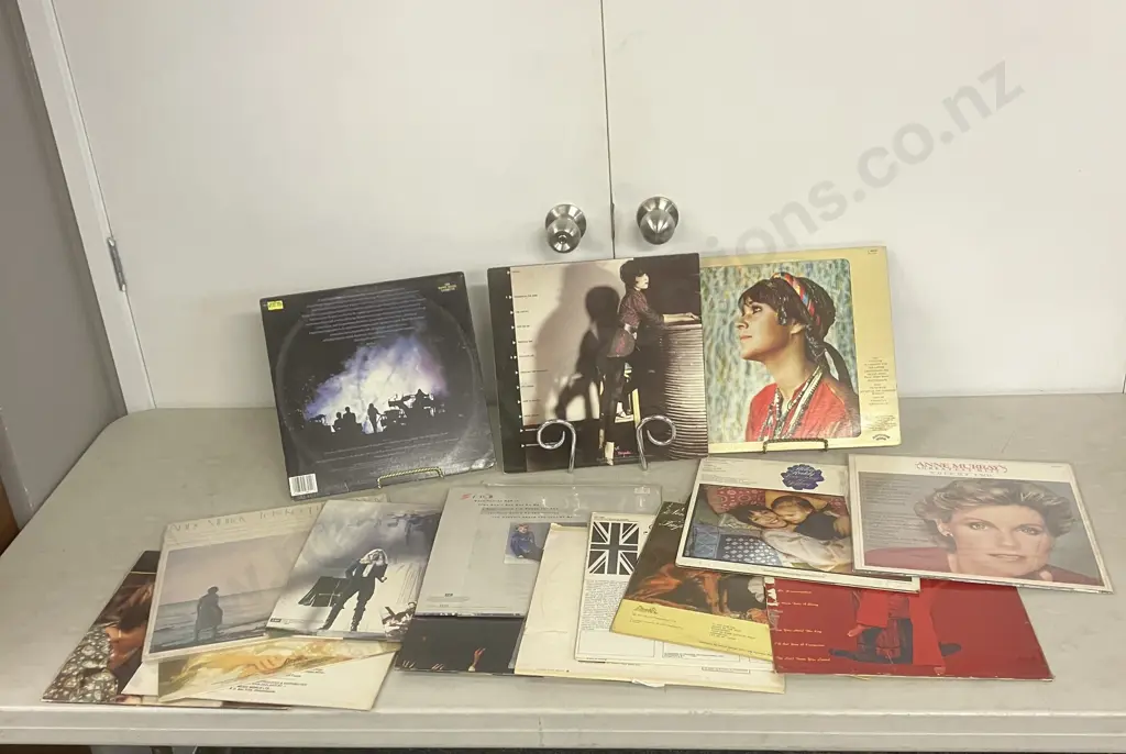 LPs x 16 - Pat Benatar, Streisand One Voice, Newton John, Carnes, Murray, Meanie, Helen Reddy Etc Image 1++