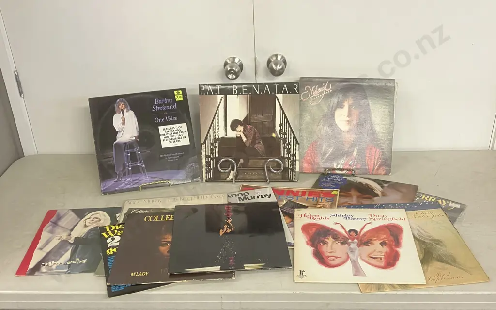 LPs x 16 - Pat Benatar, Streisand One Voice, Newton John, Carnes, Murray, Meanie, Helen Reddy Etc Image 1++