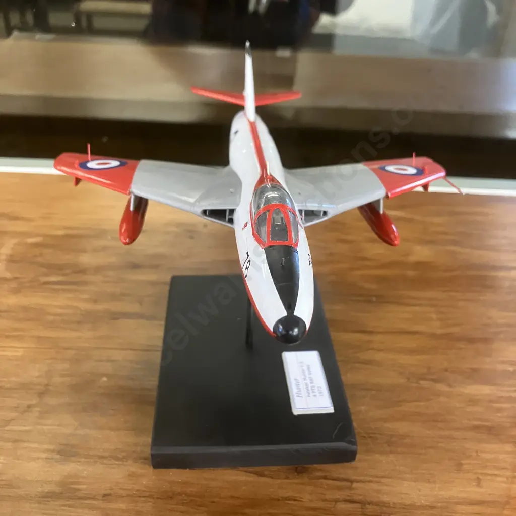 1:48 Hawker Hunter F.6, XF526, 4 FTS, RAF Valley 1972 On Stand Image 1++