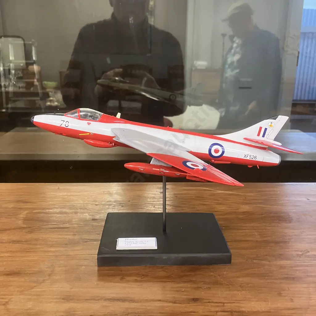 1:48 Hawker Hunter F.6, XF526, 4 FTS, RAF Valley 1972 On Stand Image 1++