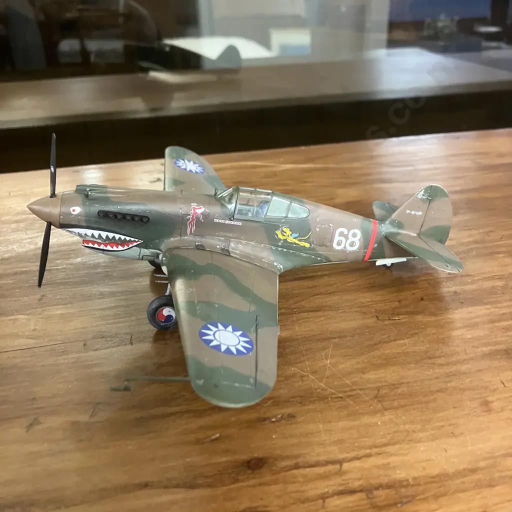 1:48 Curtiss P-40 Warhawk Chinese Airforce 68 Image 1++