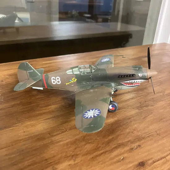 1:48 Curtiss P-40 Warhawk Chinese Airforce 68