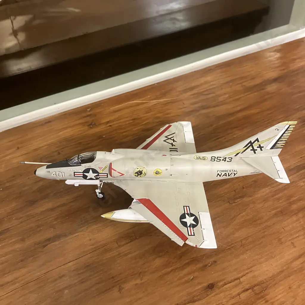 1:48 US Navy Douglas A-4C Skyhawk VA15 USS Forrestal 8543 Image 1++
