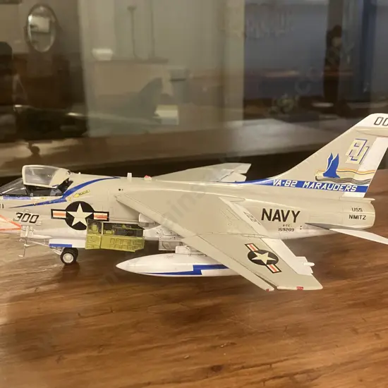 1:48 US Navy A-7E Corsair ll VA-82 Marauders, AJ300 USS Nimitz