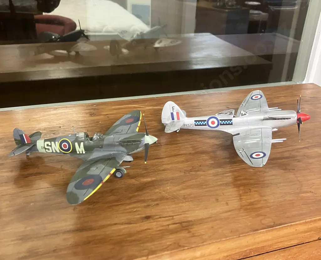 1:48 Supermarine Spitfire MK.Vb RAF 243 Squadron & Supermarine Spitfire F.22 RAF 603 Squadron Image 1++