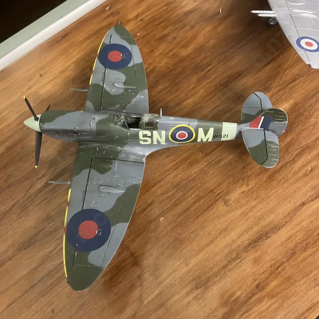 1:48 Supermarine Spitfire MK.Vb RAF 243 Squadron & Supermarine Spitfire F.22 RAF 603 Squadron Image 1++