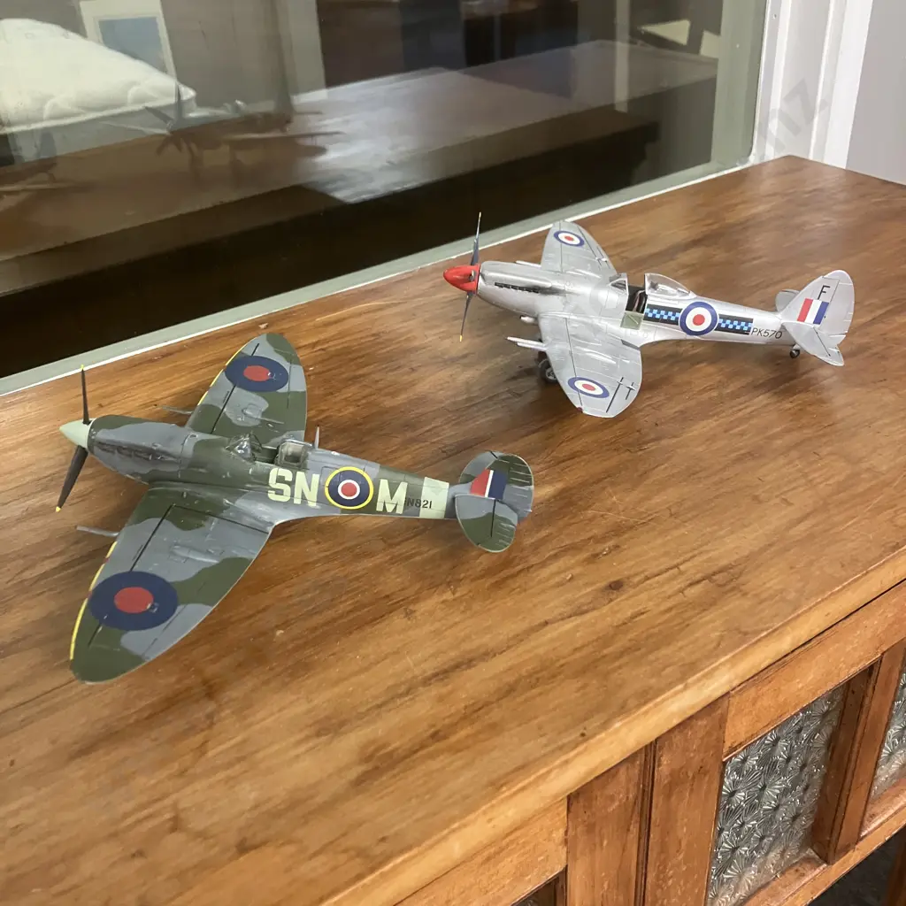 1:48 Supermarine Spitfire MK.Vb RAF 243 Squadron & Supermarine Spitfire F.22 RAF 603 Squadron Image 1++