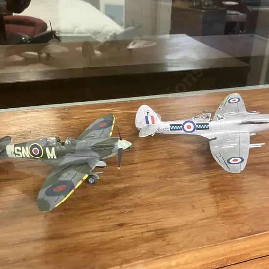 1:48 Supermarine Spitfire MK.Vb RAF 243 Squadron & Supermarine Spitfire F.22 RAF 603 Squadron