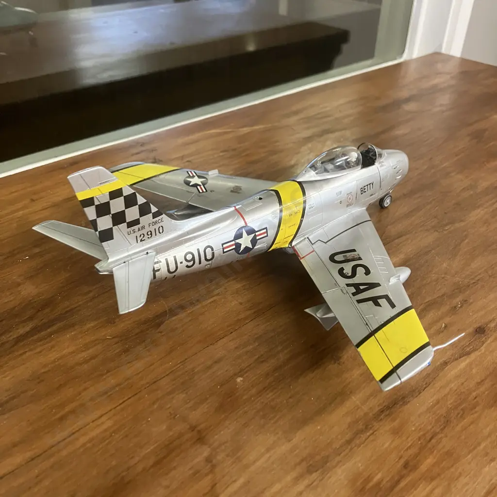 1:48 US Air Force F86 Sabre "Betty" FU-910 Korean War (1st US Fighter With Swept Wings) Image 1++