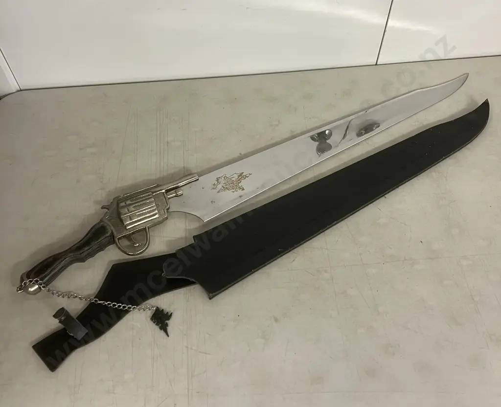 Final Fantasy Vlll Squall's Gunblade Revolver Sword With Leather Sheath. L104cm Image 1++