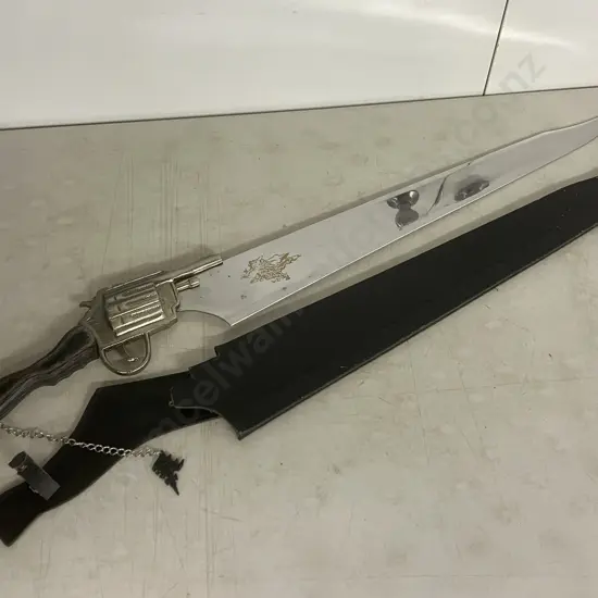Final Fantasy Vlll Squall's Gunblade Revolver Sword With Leather Sheath. L104cm