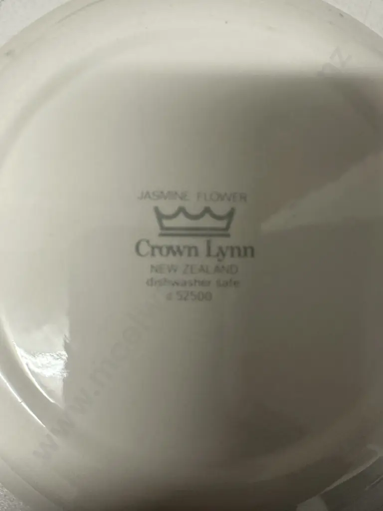 Crown Lynn Jasmine Flower Dinnerware  Image 1++