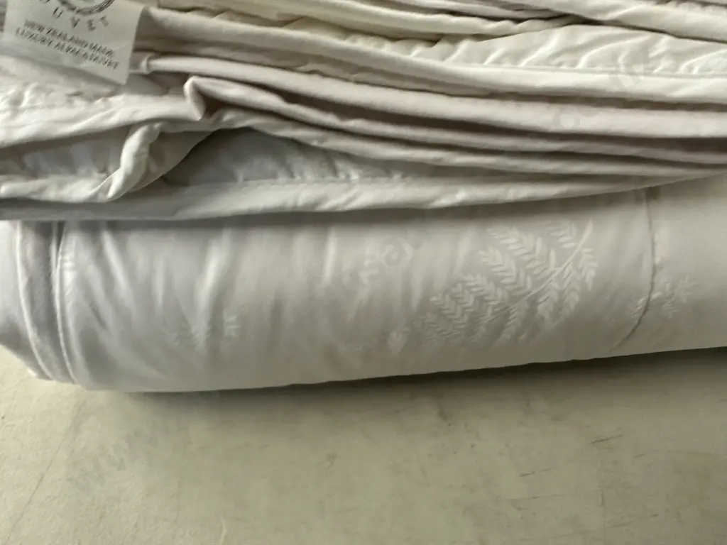New Kapaca Alpaca Fibre Four Seasons Queen Duvet Inner - Size 200 x 230cm Image 1++