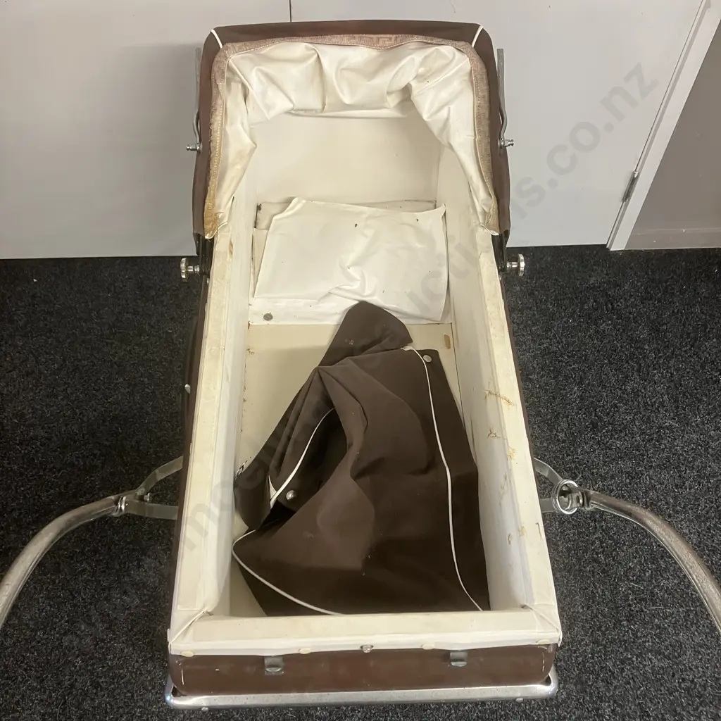 Vintage 1950's Pedigree Airstream Pram In Chocolate Brown & White Colours Image 1++