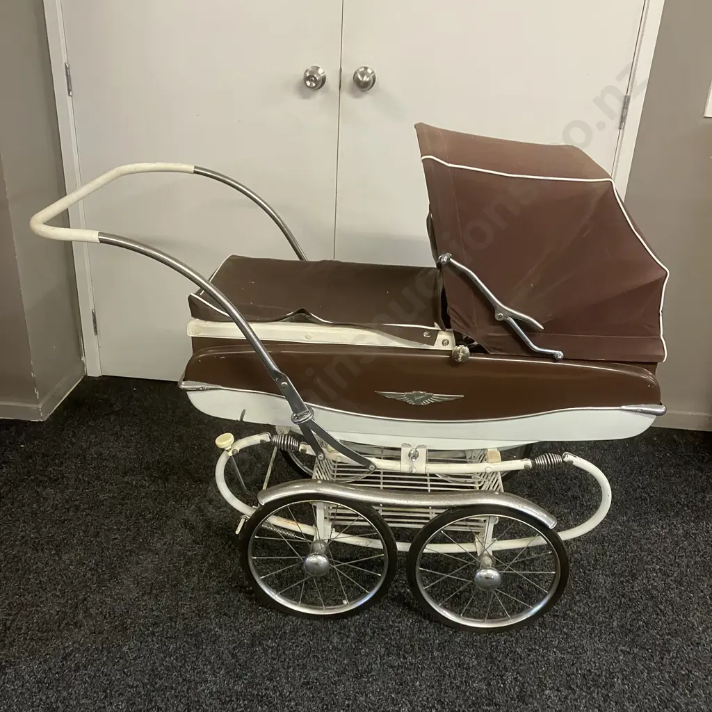 Vintage 1950's Pedigree Airstream Pram In Chocolate Brown & White Colours Image 1++
