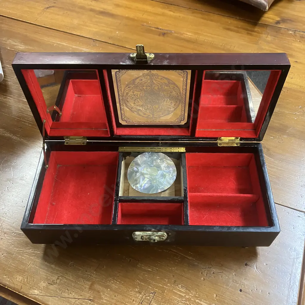 Selection Of Vintage Items - Including Musical Jewellery Box (af), Mickey Mouse, Kermit Etc Image 1++