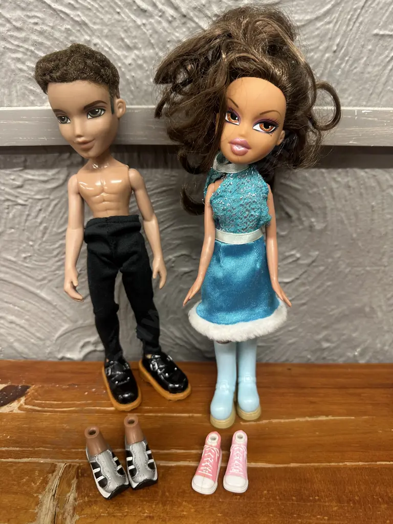 Vintage Bratz Girl & Boy Dolls & Boots Image 1++