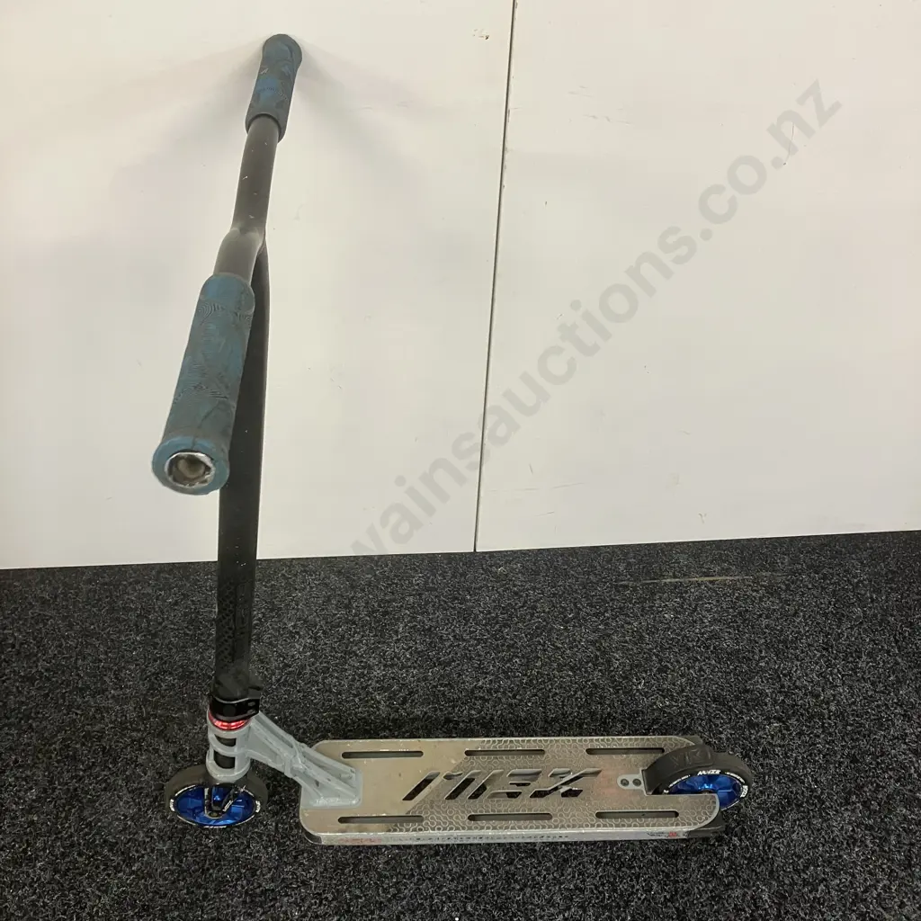 Invictus / Madd Gear Extreme Scooter Image 1++