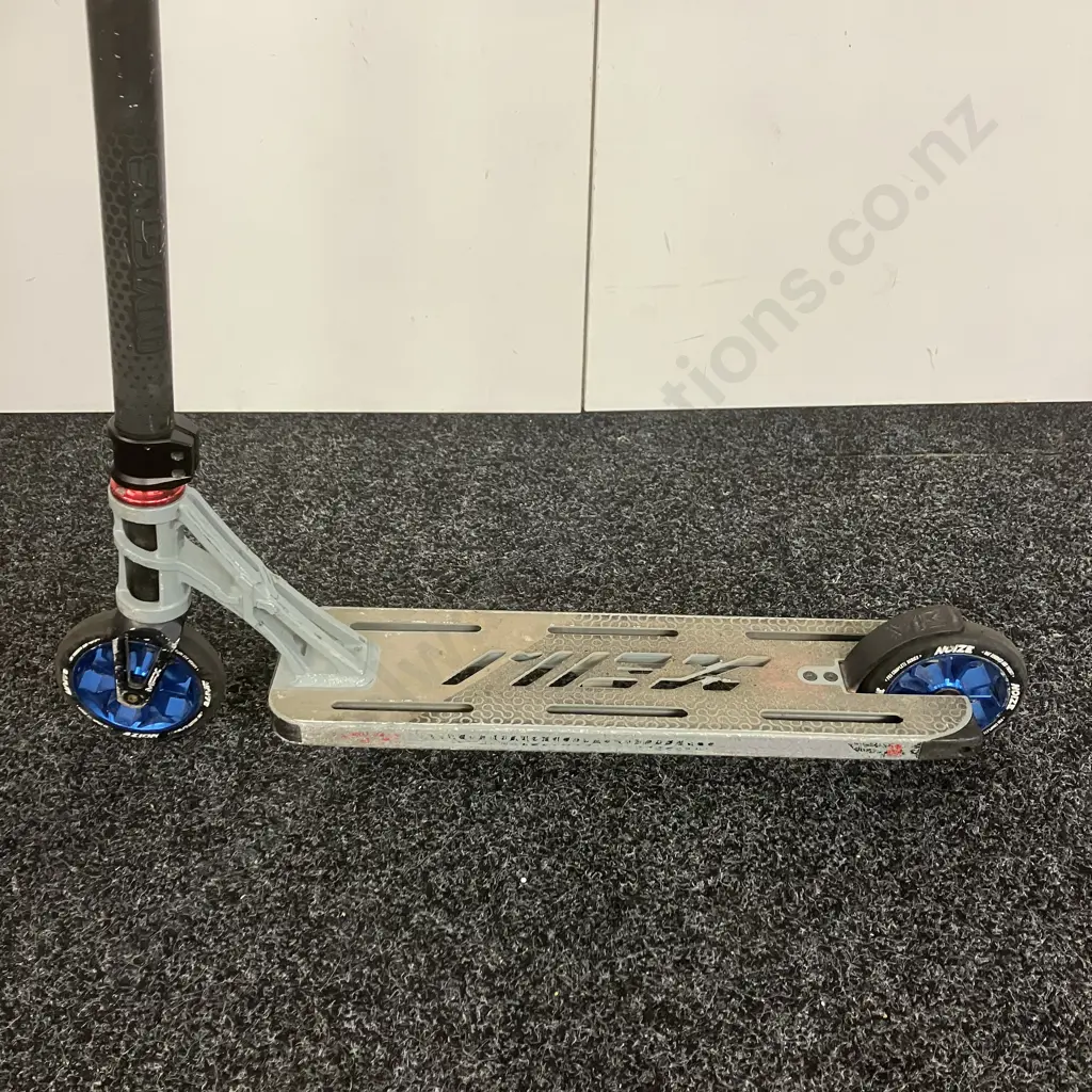 Invictus / Madd Gear Extreme Scooter Image 1++