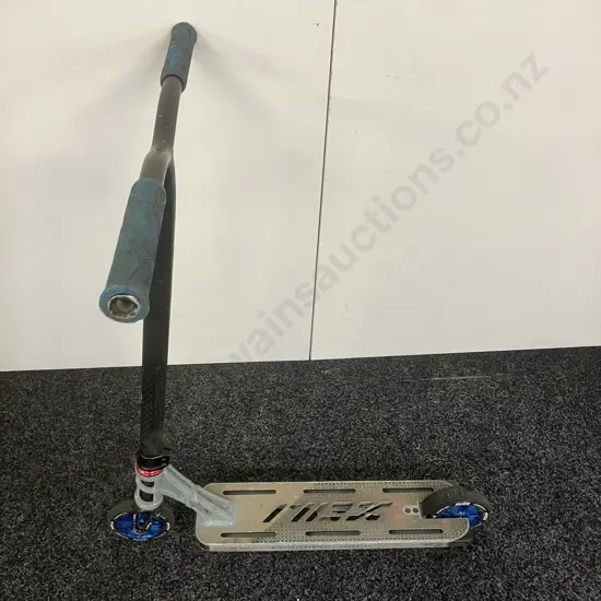 Invictus / Madd Gear Extreme Scooter