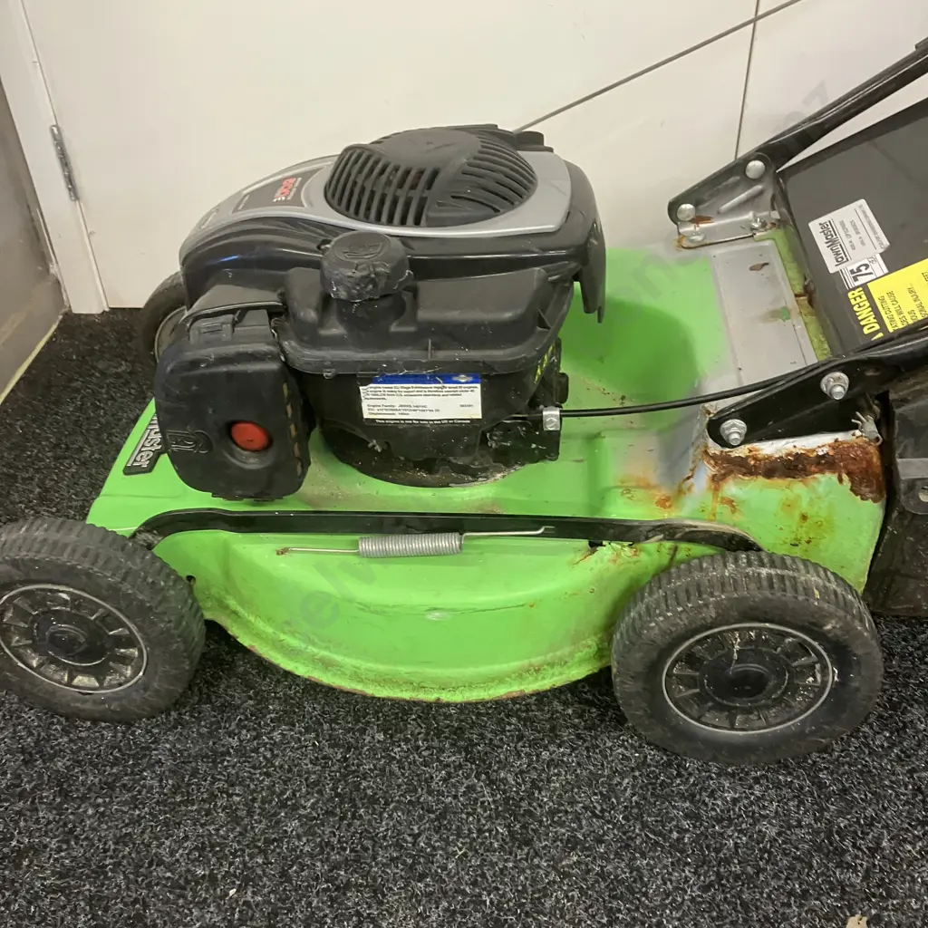 Lawnmaster Lawnmower With Catcher LSP1822P4500U, B&S 500E Series Image 1++