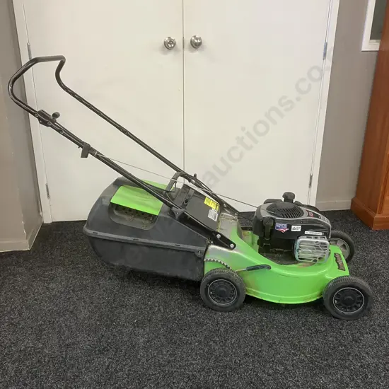 Lawnmaster Lawnmower With Catcher LSP1822P4500U, B&S 500E Series