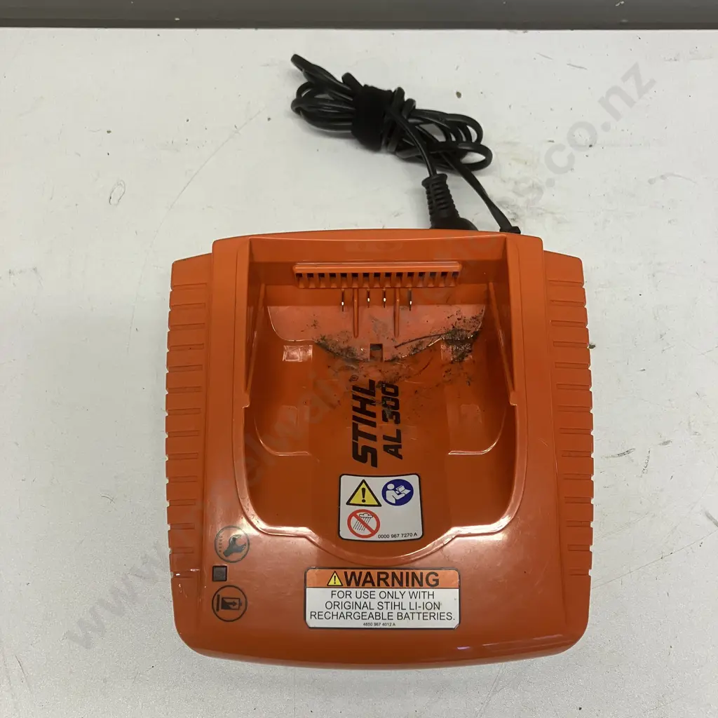 Stihl AL300 Battery Charger Image 1++