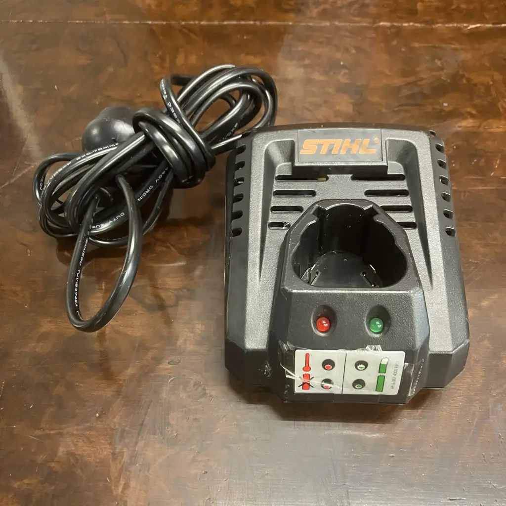 Stihl Battery Charger Image 1++