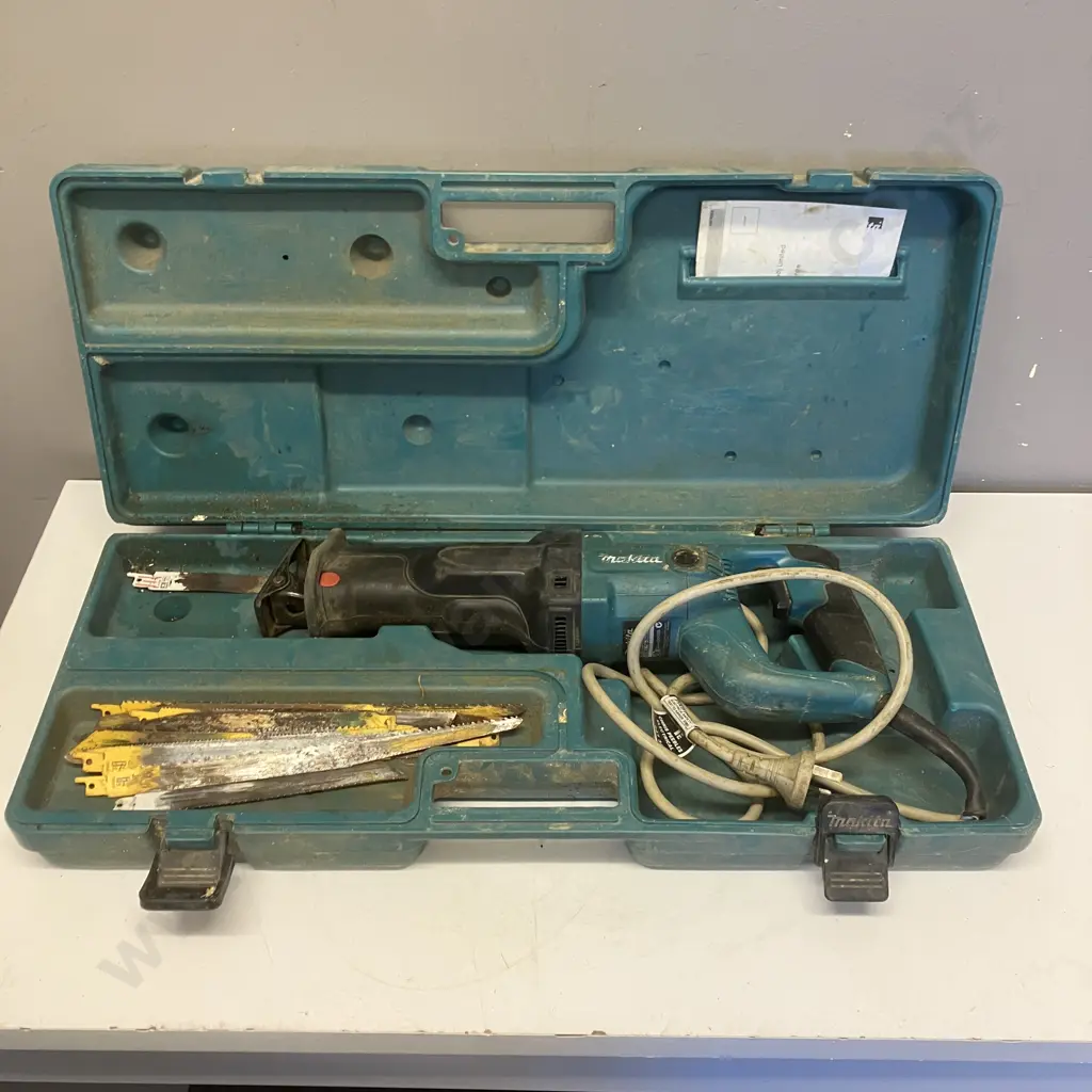 Makita 1200W Reciprocating Saw JR3050T In Moulded Case With Blades Image 1++