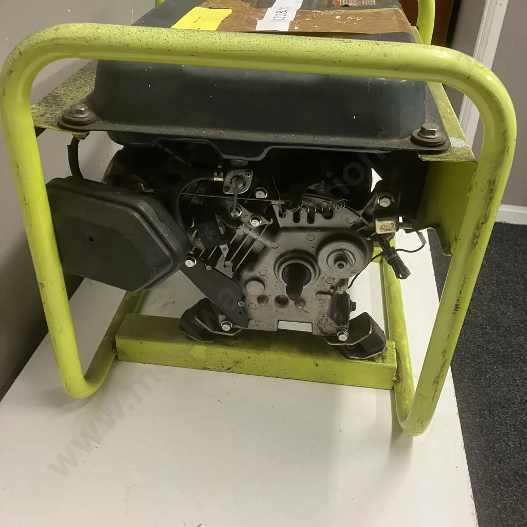 Ryobi RGN1200A 1100W Portable Petrol Generator Image 1++