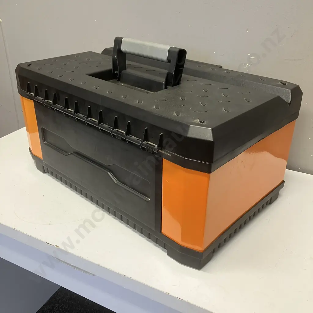 Craftright Engineering Works Toolbox, Tools Etc With Bosch PMF 18E Multi. H26 W56 D31cm Image 1++