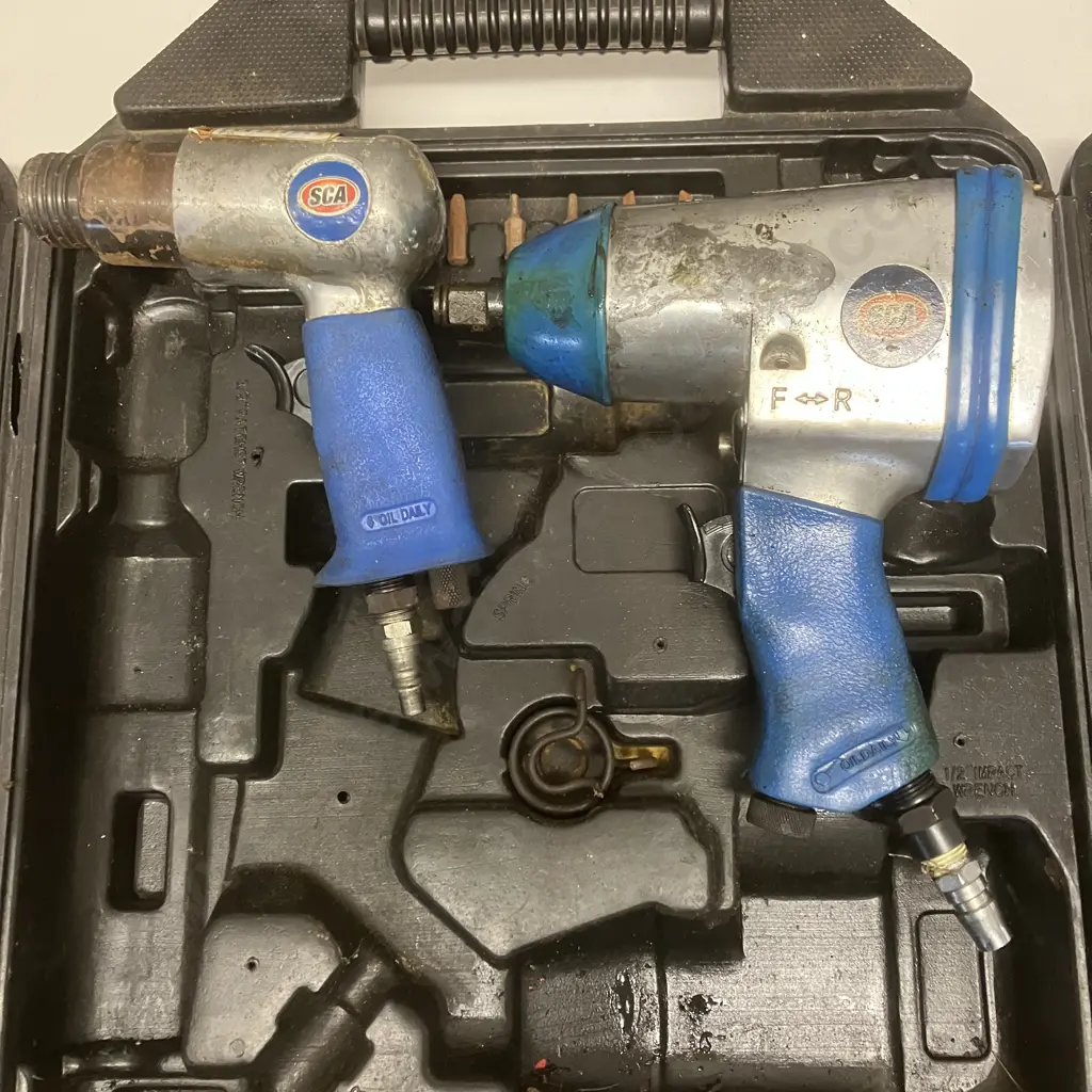 Pair of SCA Air Tools In Case Image 1++