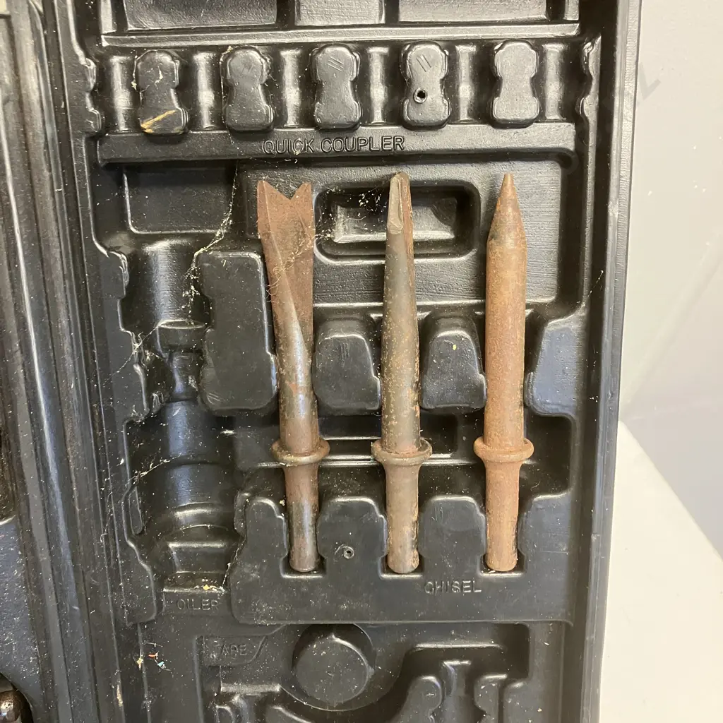 Pair of SCA Air Tools In Case Image 1++